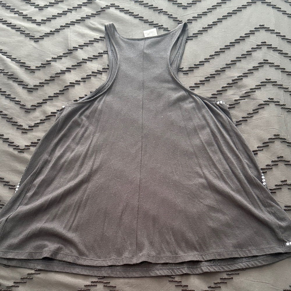 Express Tank Top - Picture 2 of 3